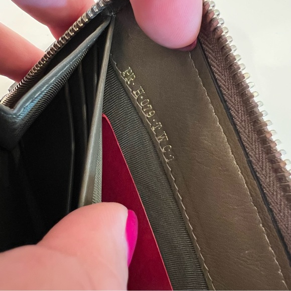 VALENTINO GARAVANI RockStud Camouflage Green Wallet - Picture 7 of 16